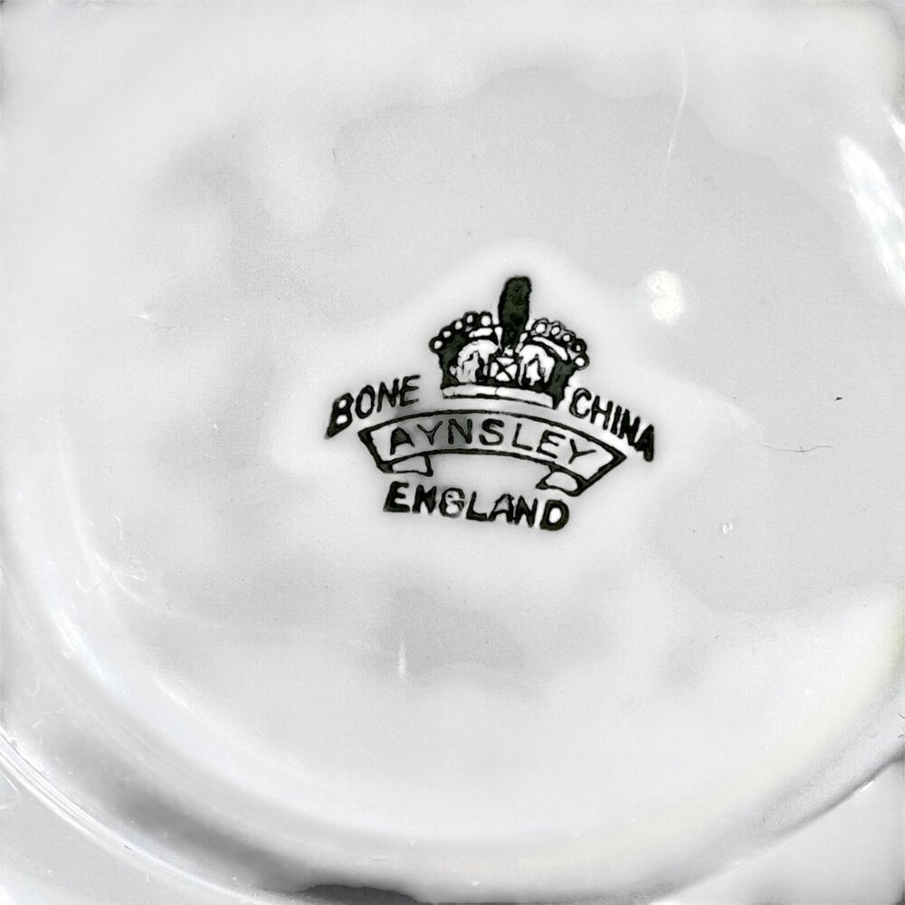 Vtg Aynsley Queens Garden Bone China Tea Cup Saucer Set Scenic Design Red Gold - Picture 6 of 13